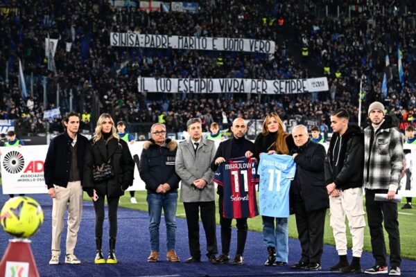 Il tributo a Mihajlovic di Lazio-Bologna